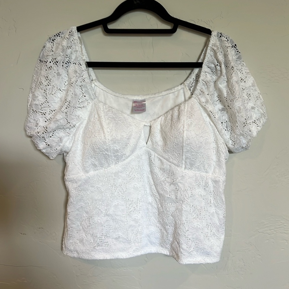 White Lace cropped tee
